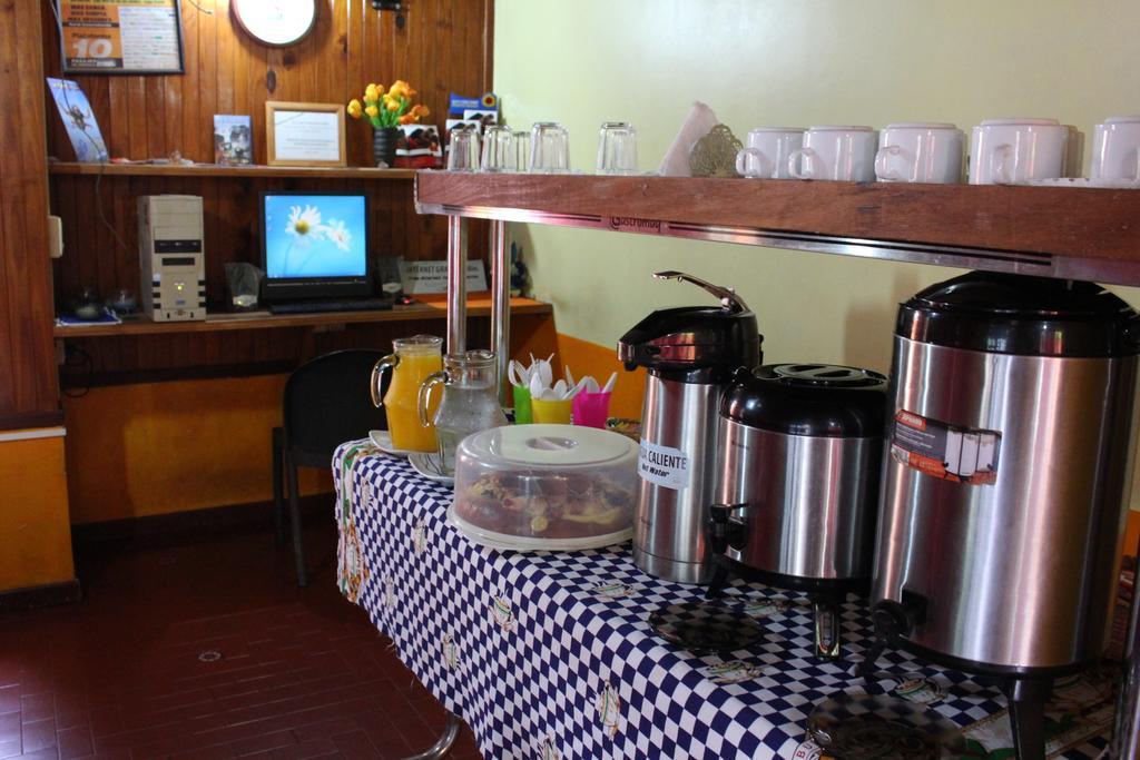 Residencial Noelia Hostel Puerto Iguazú Buitenkant foto