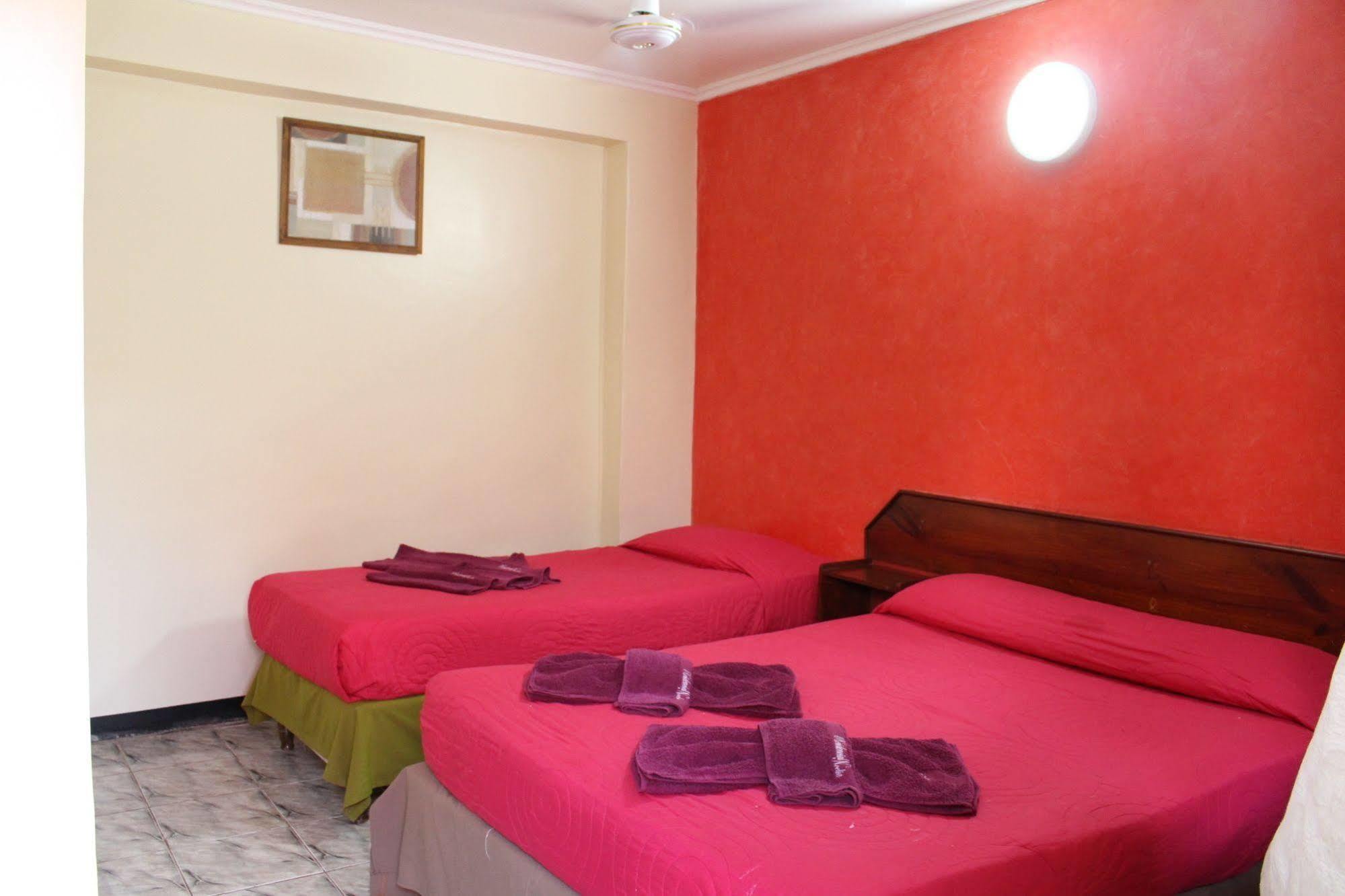 Residencial Noelia Hostel Puerto Iguazú Buitenkant foto