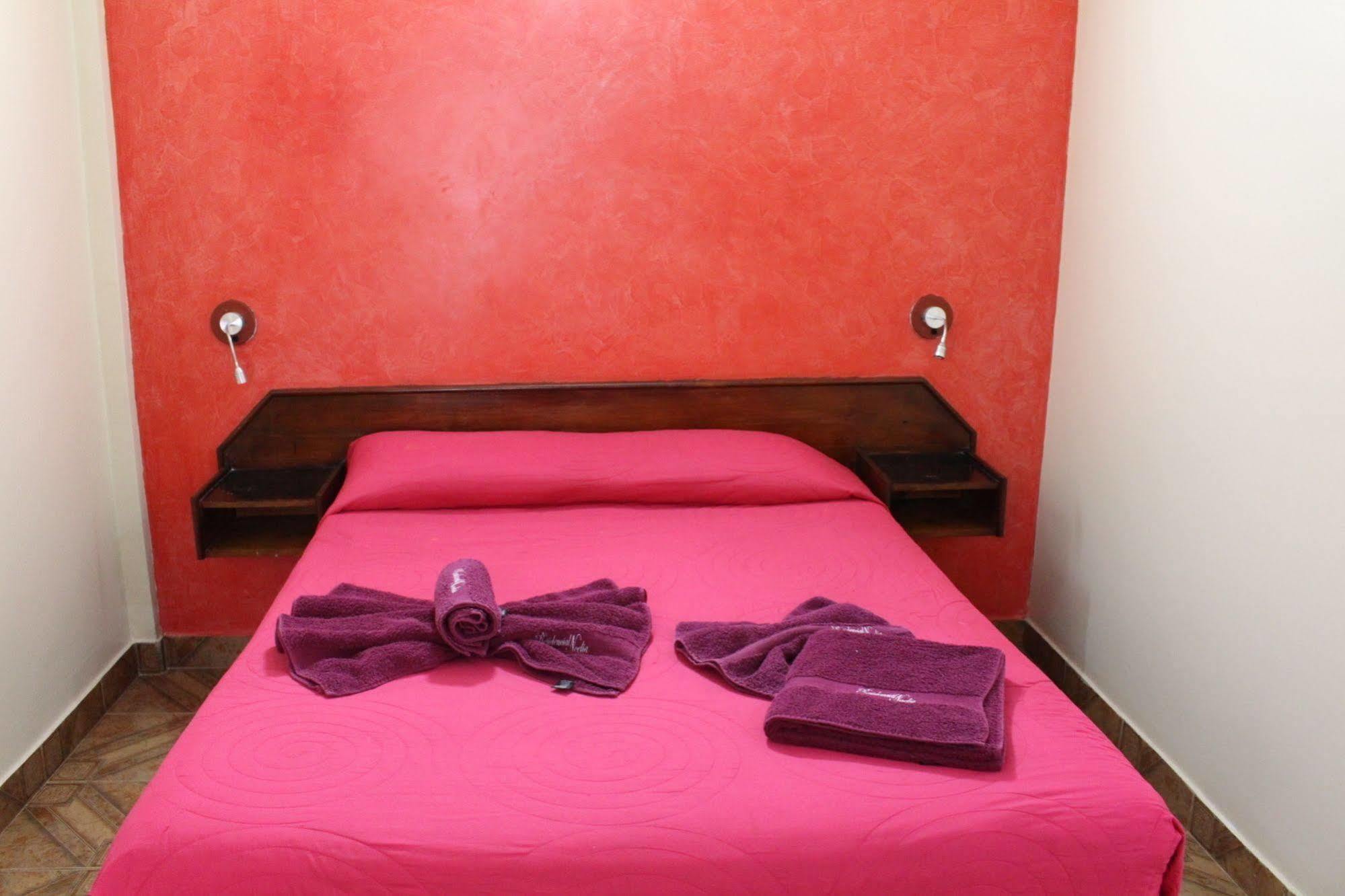 Residencial Noelia Hostel Puerto Iguazú Buitenkant foto