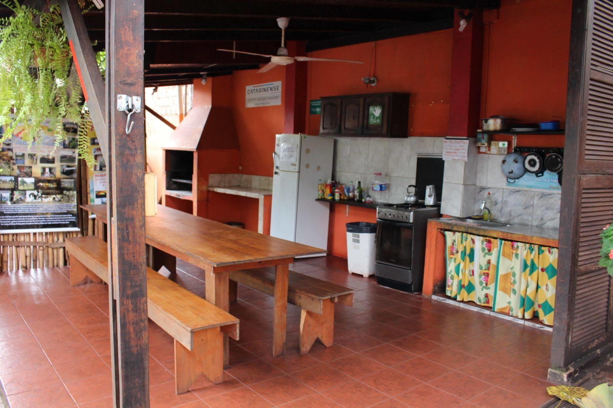Residencial Noelia Hostel Puerto Iguazú Buitenkant foto