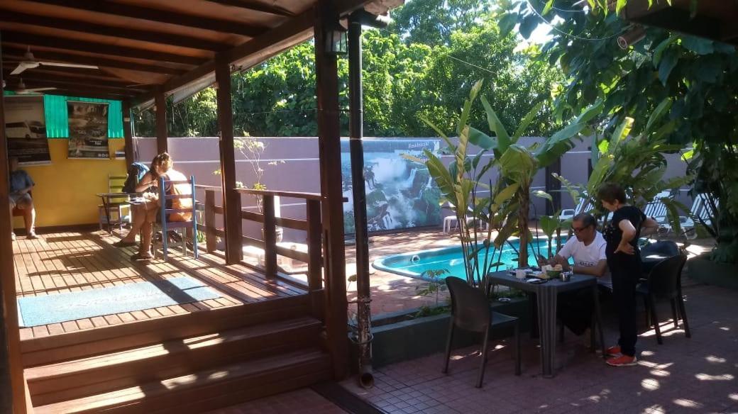 Residencial Noelia Hostel Puerto Iguazú Buitenkant foto