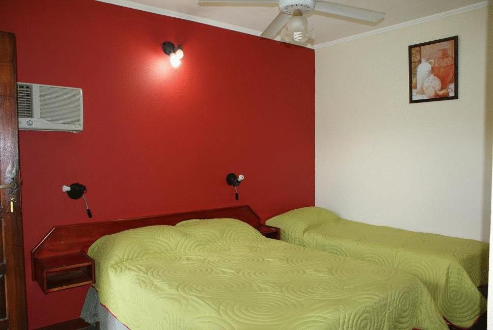 Residencial Noelia Hostel Puerto Iguazú Buitenkant foto